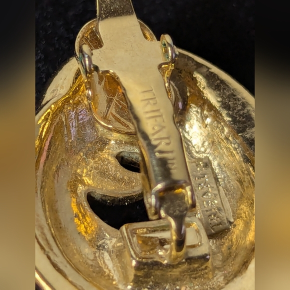 Trifari Chunky Black And Gold Choker With Clip On Earrings Set - Picture 8 of 9